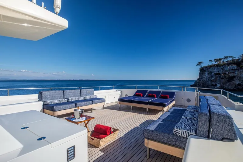 A2 Yacht Photos Pics 