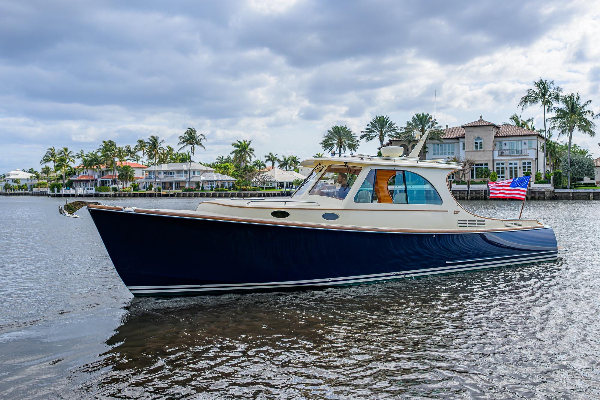 Hinckley Picnic Boat 37 MKIII