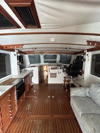 Nepenthe Yacht Photos Pics 