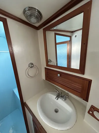 Nepenthe Yacht Photos Pics 