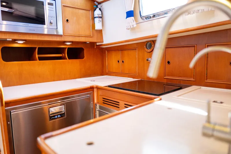 Maravida Yacht Photos Pics 