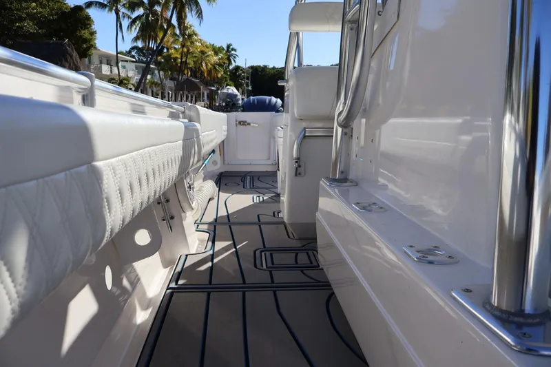  Yacht Photos Pics 2007 Contender 33 Tournament boat interior with sleek seating and modern design.