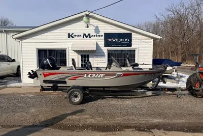 Lowe Fishing Machine 165