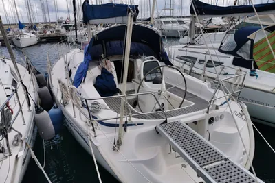 2006 Bavaria Cruiser 33