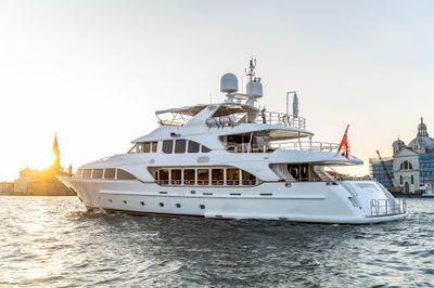 Yacht