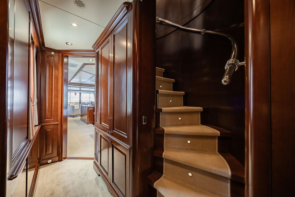 2009 Benetti 120 