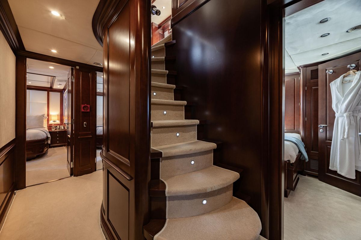 2009 Benetti 120 