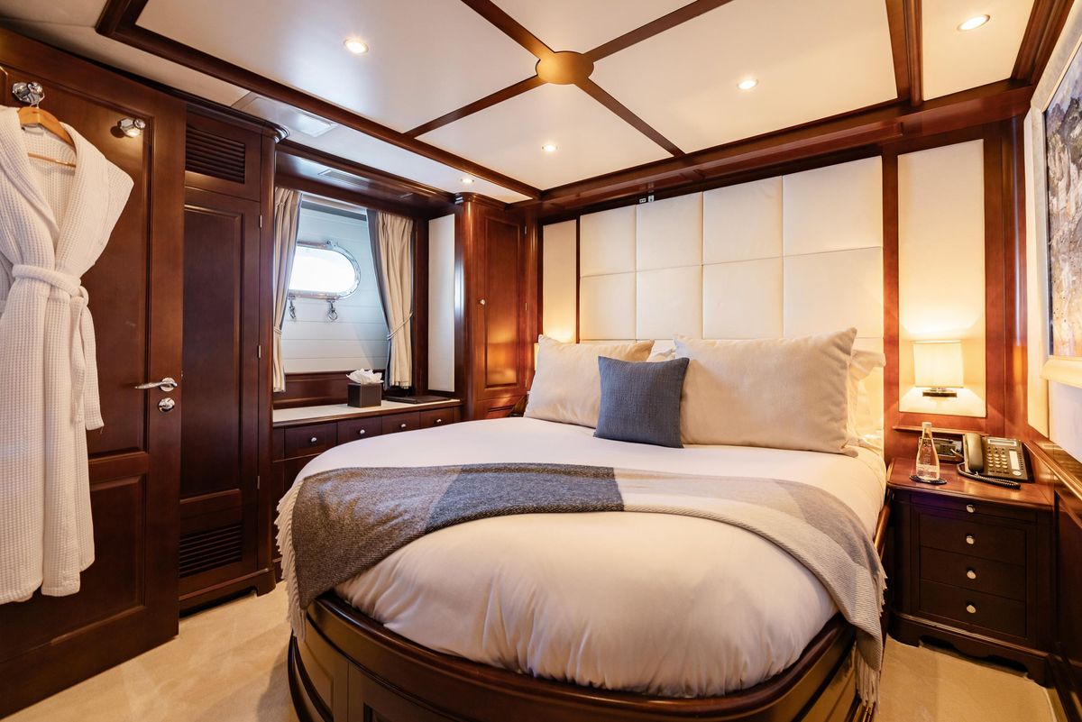 2009 Benetti 120 
