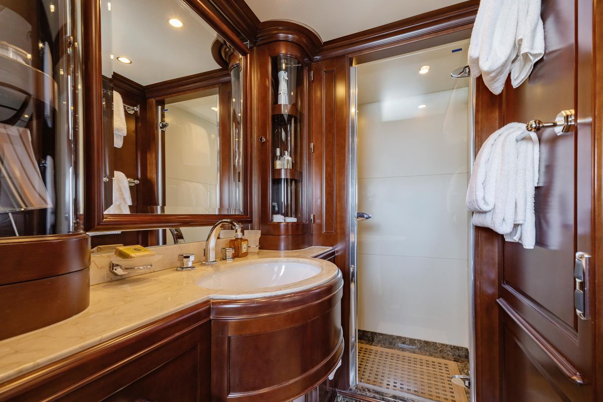 2009 Benetti 120 
