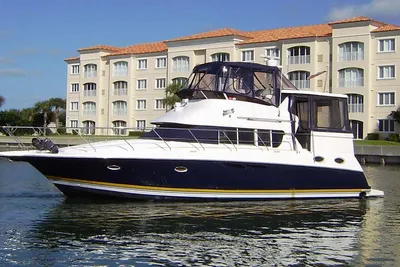 1997 Silverton 422 Motor Yacht