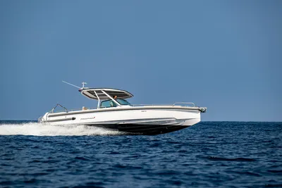 Axopar 28 T-Top