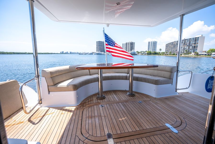 2011 Hatteras 60 Motor Yacht