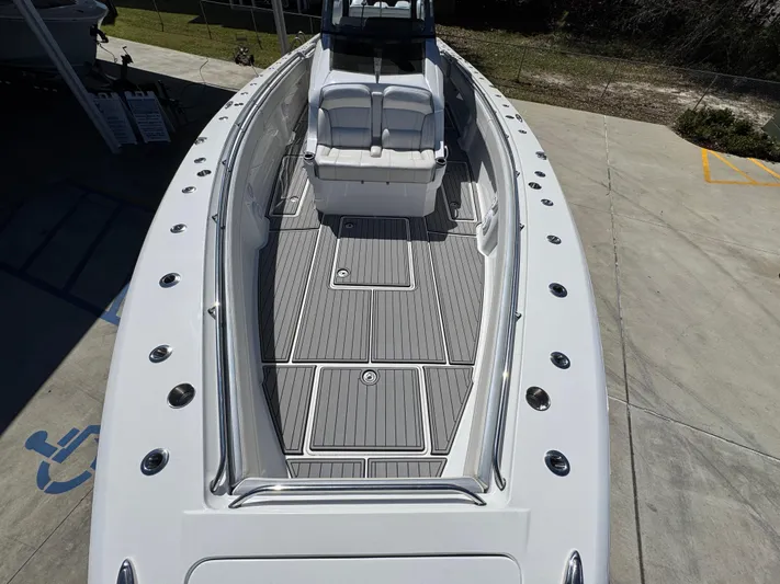  Yacht Photos Pics 2018 Nor-Tech 452 Super Fish boat with spacious deck and seating.