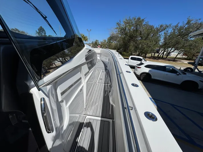  Yacht Photos Pics 2018 Nor-Tech 452 Super Fish boat deck with sleek design and modern features.
