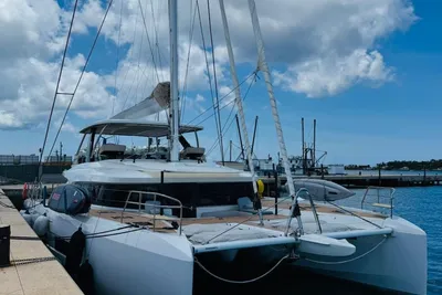 Lagoon 65