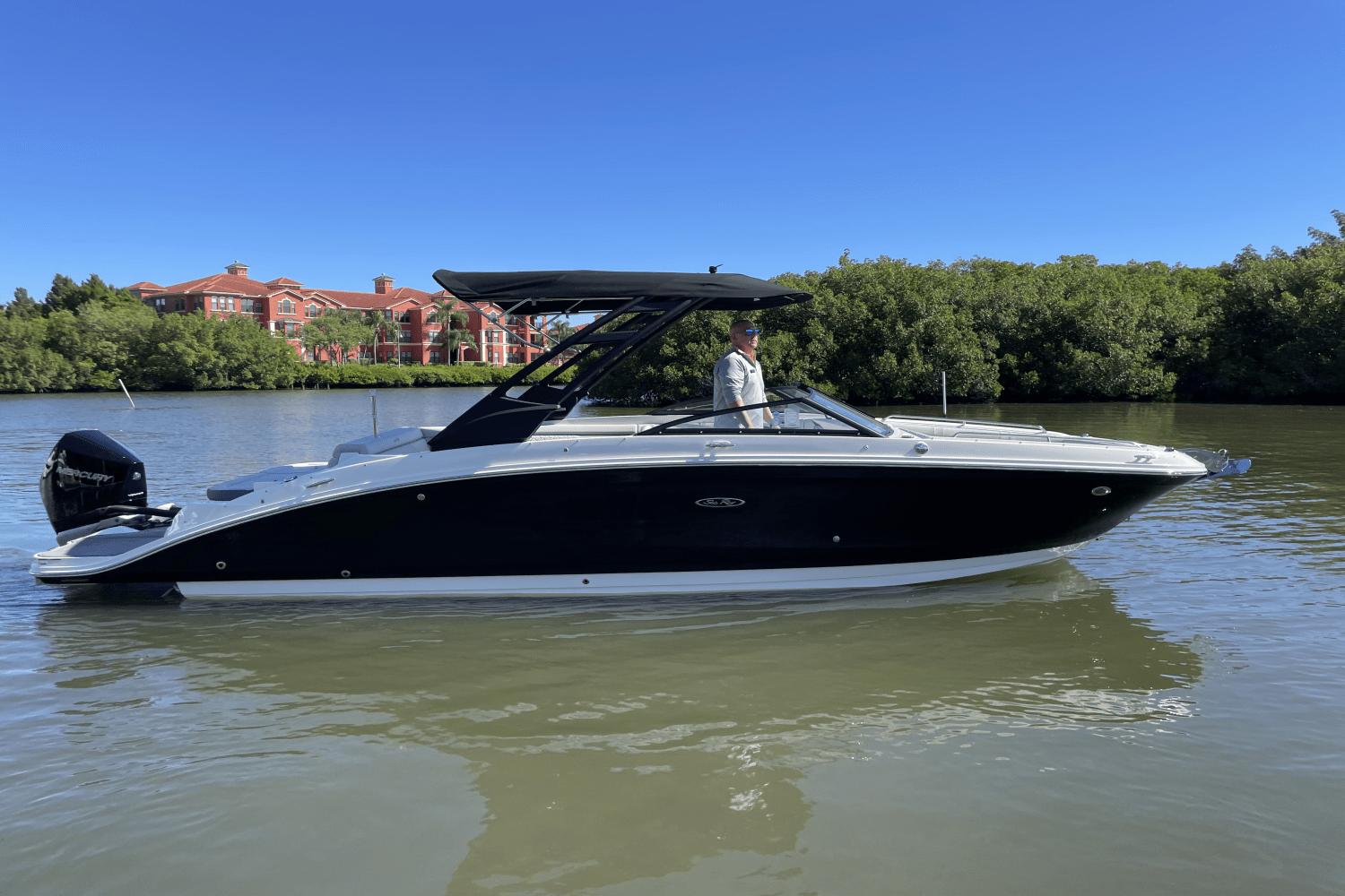 2024 Sea Ray SDX 270 Outboard Runabout for sale - YachtWorld