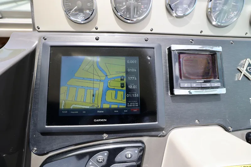 Antani Yacht Photos Pics 330-SEA-RAY-SUNDANCER-2014-YACHTSBLUE