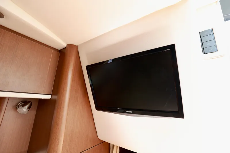 Antani Yacht Photos Pics 330-SEA-RAY-SUNDANCER-2014-YACHTSBLUE