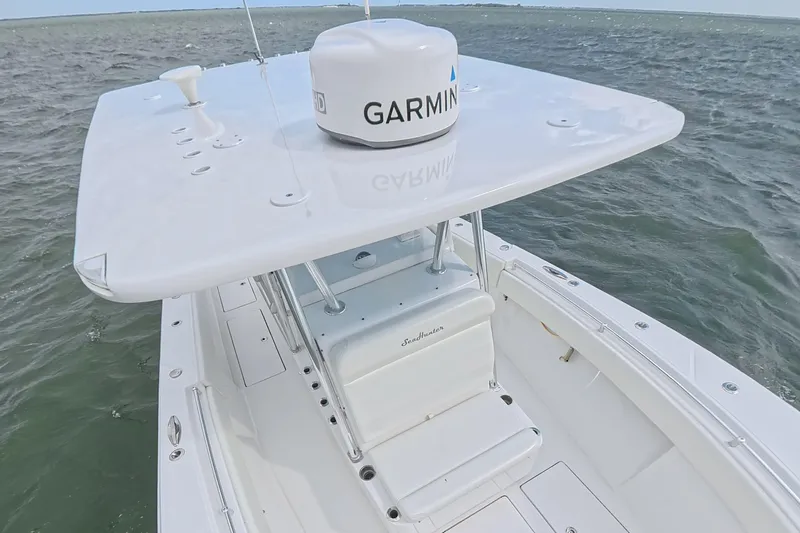  Yacht Photos Pics 2019 SeaHunter 33 Tournament boat with Garmin equipment on open water.