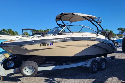 Yamaha Boats 242 LTD S