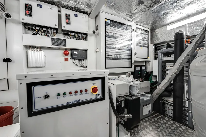 Trigger Happy Yacht Photos Pics 