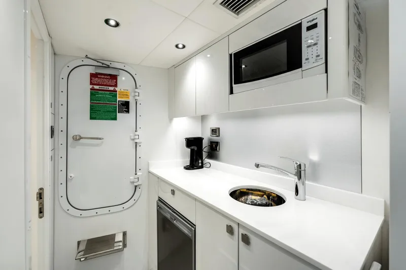 Trigger Happy Yacht Photos Pics 