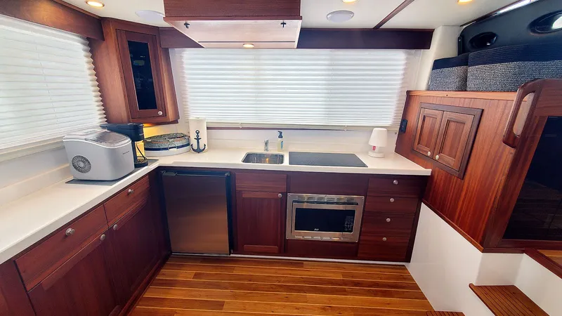 Back Forty Yacht Photos Pics Main Cabin Port