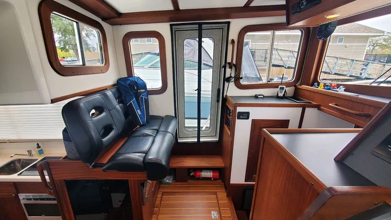 Back Forty Yacht Photos Pics Pilothouse Port