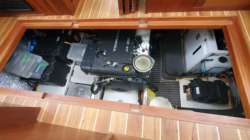 Back Forty Yacht Photos Pics Engine Room