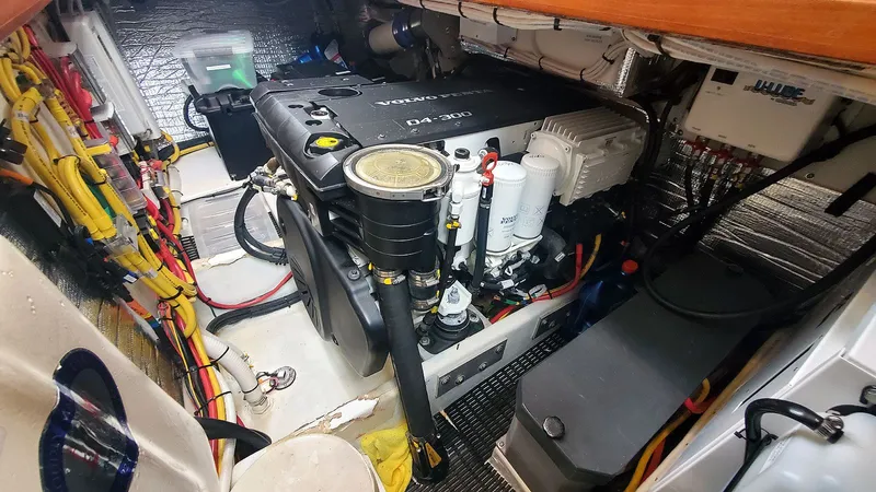 Back Forty Yacht Photos Pics Engine Room Starboard