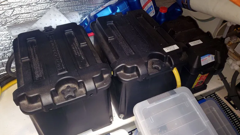 Back Forty Yacht Photos Pics Battery Bank 2-4