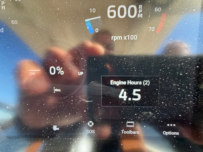  Yacht Photos Pics Scout 277 LXF 2026 dashboard showing 600 RPM and 4.5 engine hours.