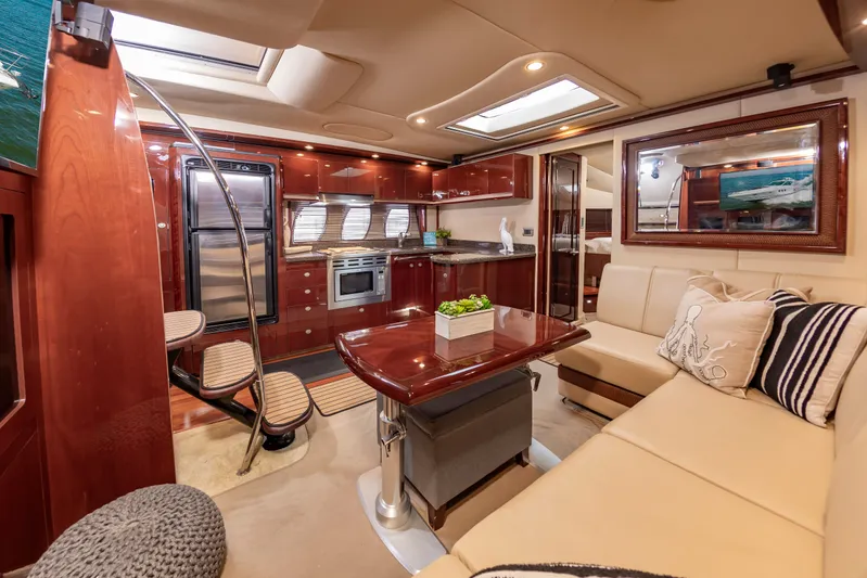 With E's Yacht Photos Pics Interior of 2007 Sea Ray 48 Sundancer with luxurious design.
