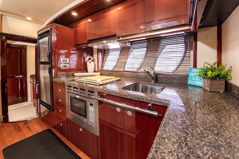 With E's Yacht Photos Pics Luxurious kitchen on a 2007 Sea Ray 48 Sundancer yacht.