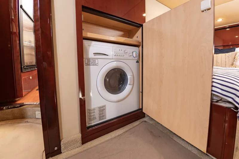 With E's Yacht Photos Pics Washing machine in 2007 Sea Ray 48 Sundancer yacht.