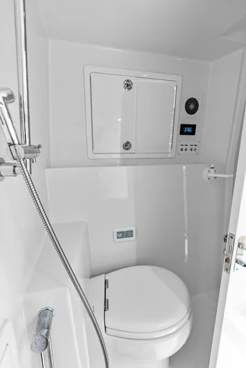  Yacht Photos Pics Modern bathroom in 2020 Calcutta 480 Catamaran with shower and toilet.