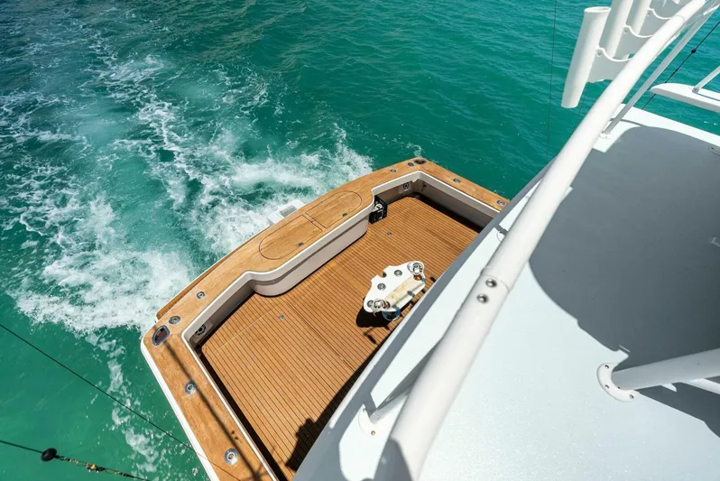  Yacht Photos Pics Calcutta 480 Catamaran 2020, teak deck, turquoise water, rear view.