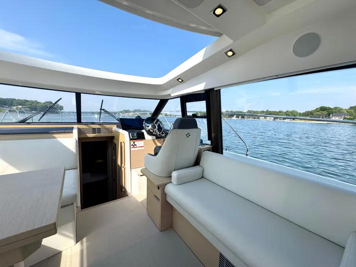 Mighty Mic Yacht Photos Pics Salon - Strb. Side w/ Sun Roof Open