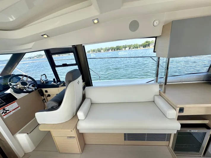 Mighty Mic Yacht Photos Pics Salon Seating Area - Strb. Side