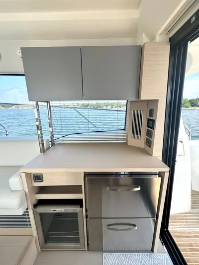 Mighty Mic Yacht Photos Pics Galley Area - Strb. Side