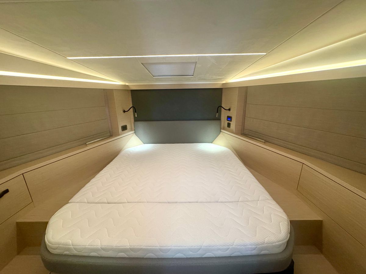 2024 Prestige 42 