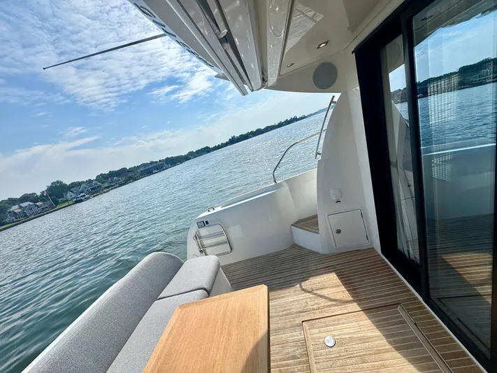 Mighty Mic Yacht Photos Pics Cockpit - Port Side