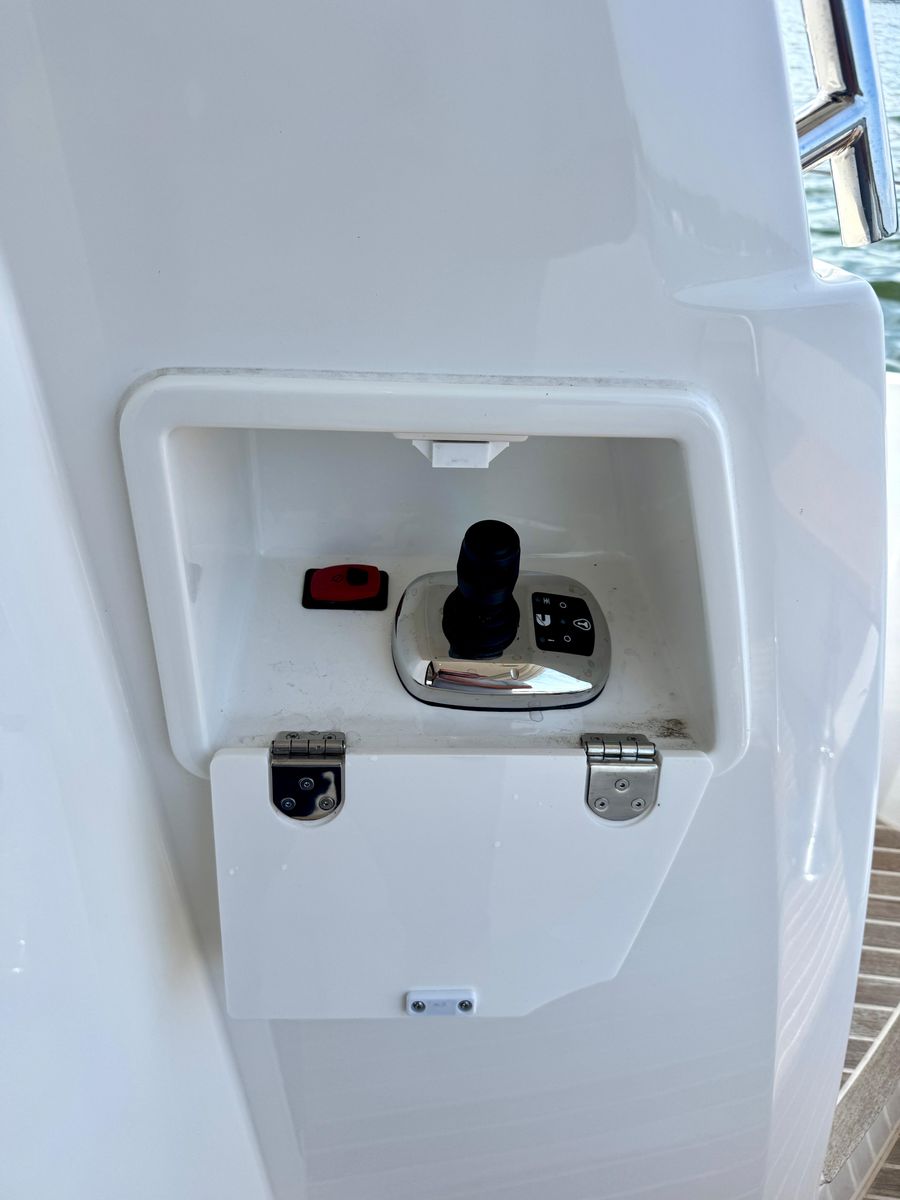 2024 Prestige 42 