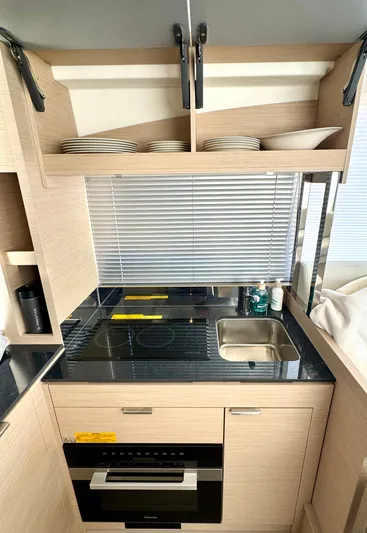 Mighty Mic Yacht Photos Pics Galley - Crockery