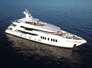 2021 CMB Yachts 47m