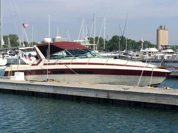 Chris-Craft 332 Commander