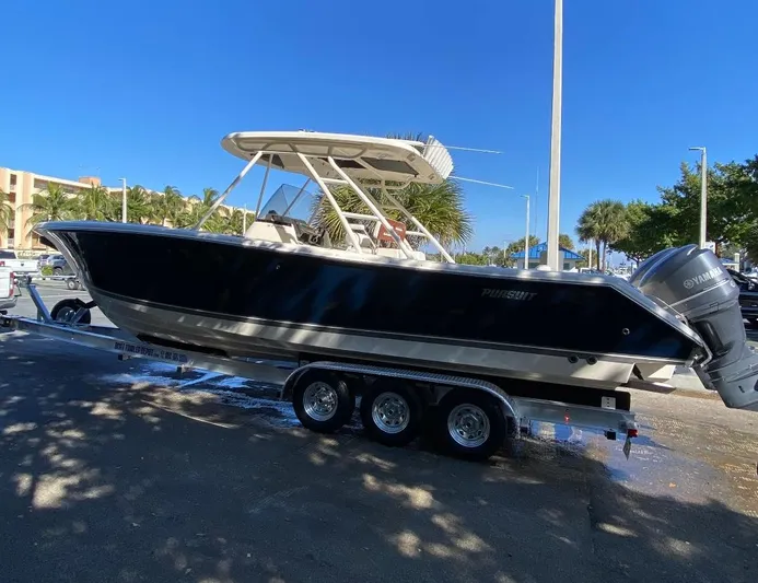 Ez C's Yacht Photos Pics 