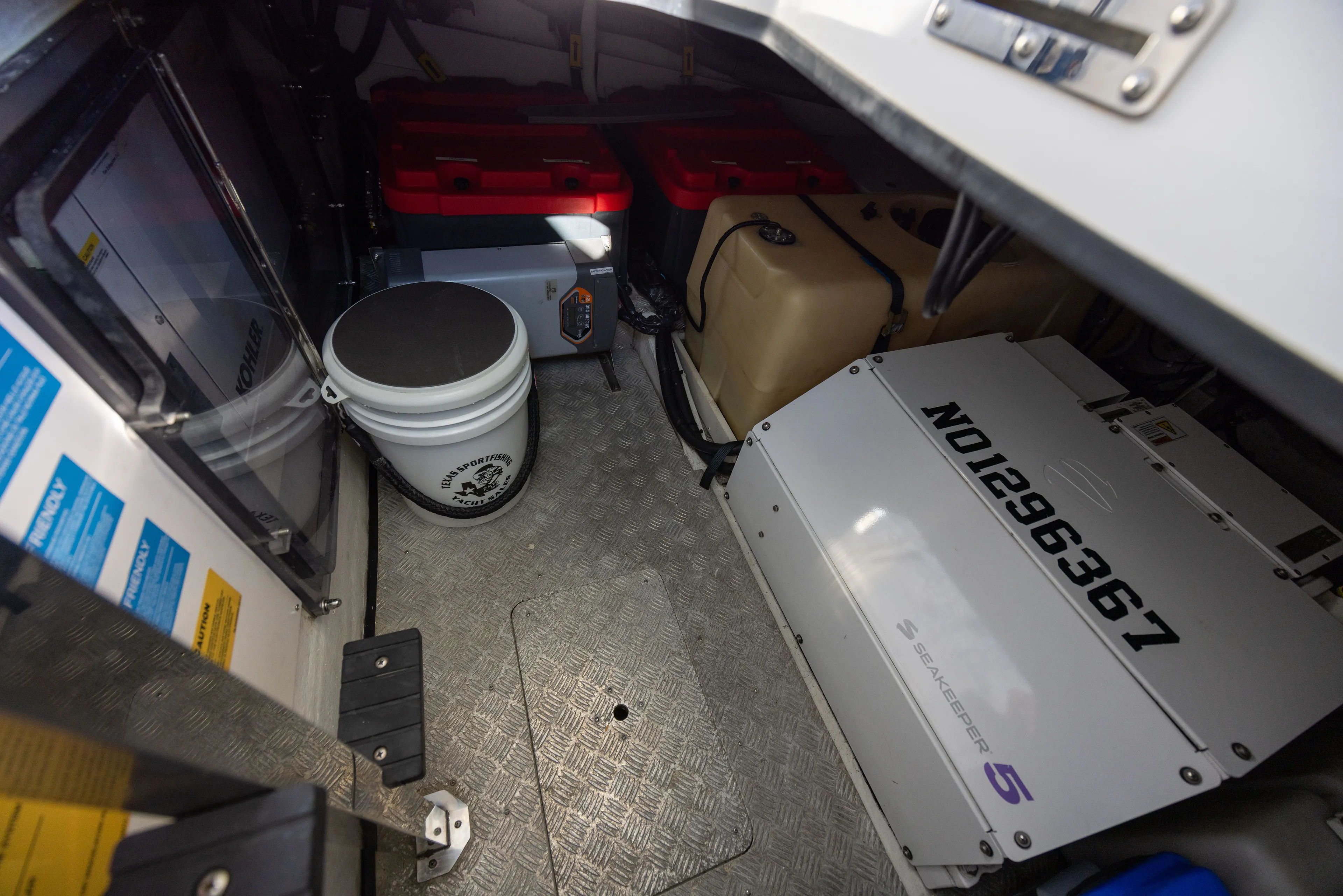  Yacht Photos Pics Interior of Azimut Verve 40 boat, year 2018.