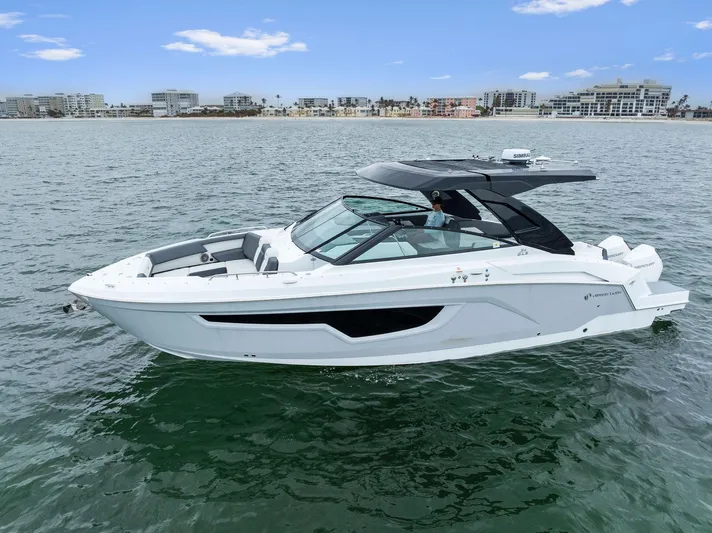 Froo Yacht Photos Pics 