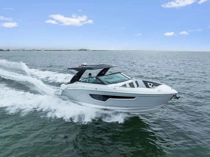 Froo Yacht Photos Pics 